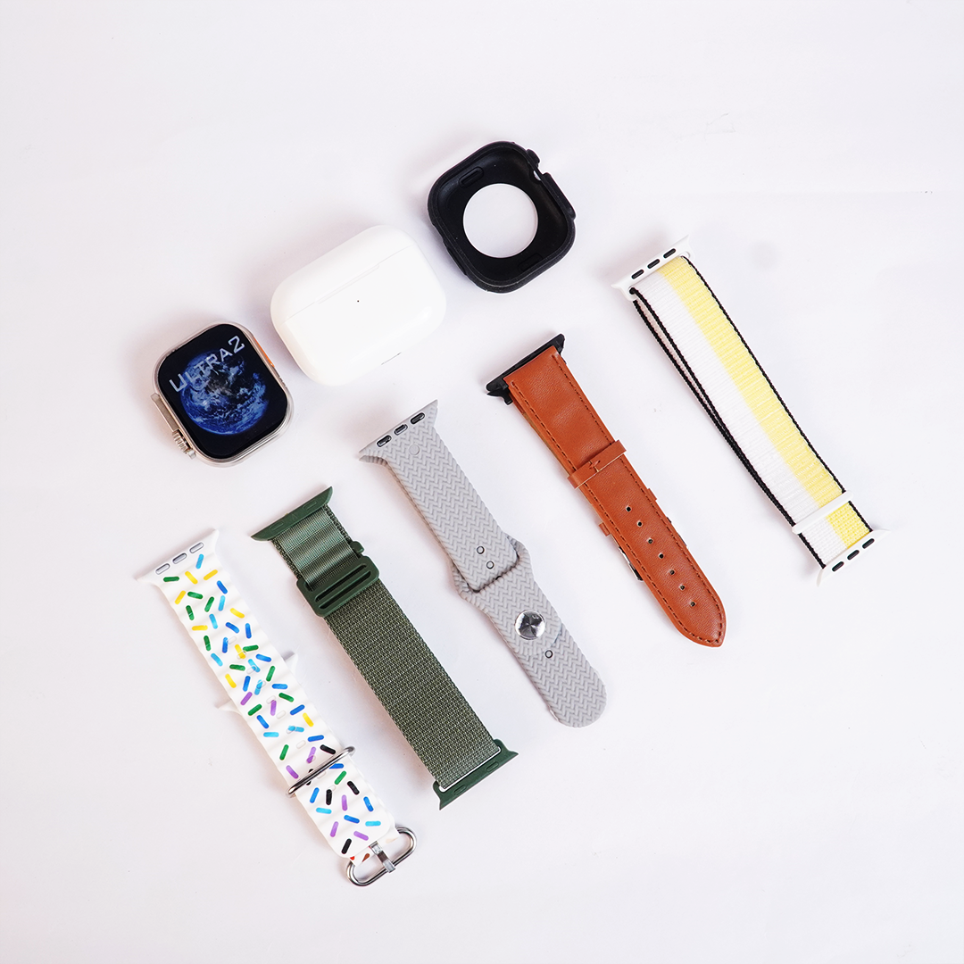 Smart Watch Ultra 12+1 Combo Set: Feature-Packed Smartwatch with Wireless Earbuds & Interchangeable Straps