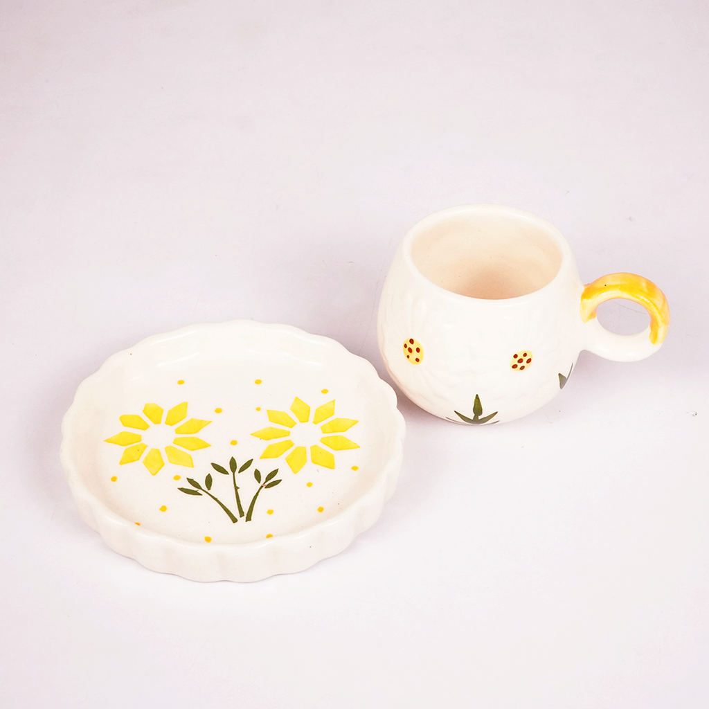 White Ceramic Sunflower Tea Cup & Saucer Set – Cute Floral Coffee Cup with Yellow Handle