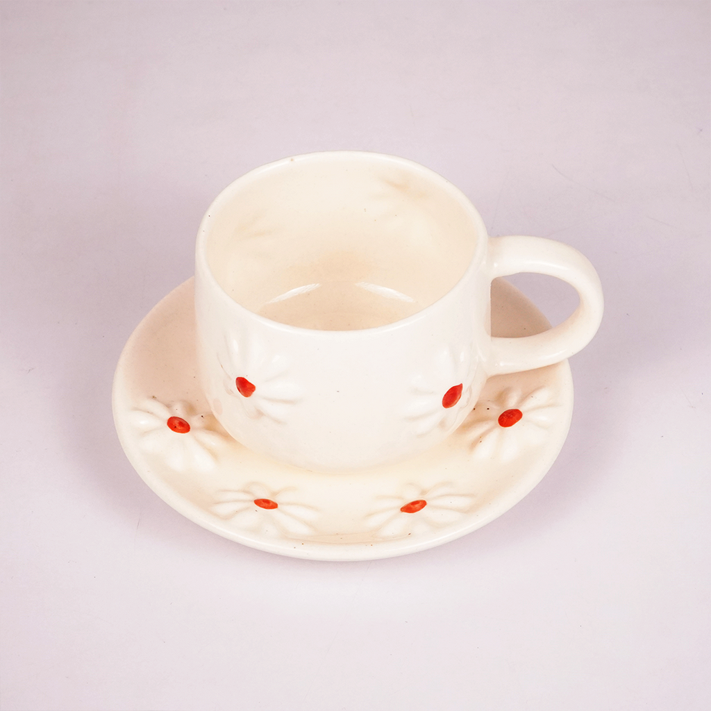 White Ceramic Daisy Flower Mug