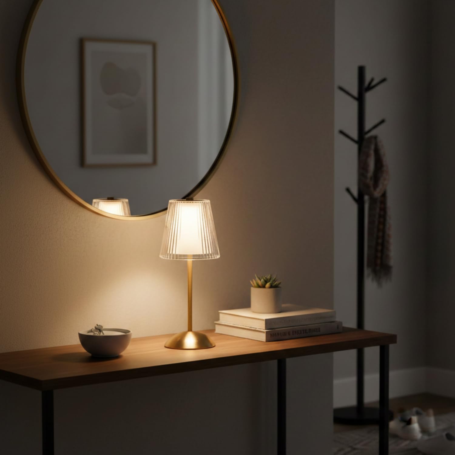 Luxury Rechargeable Fabric White Table Lamp with Touch Control