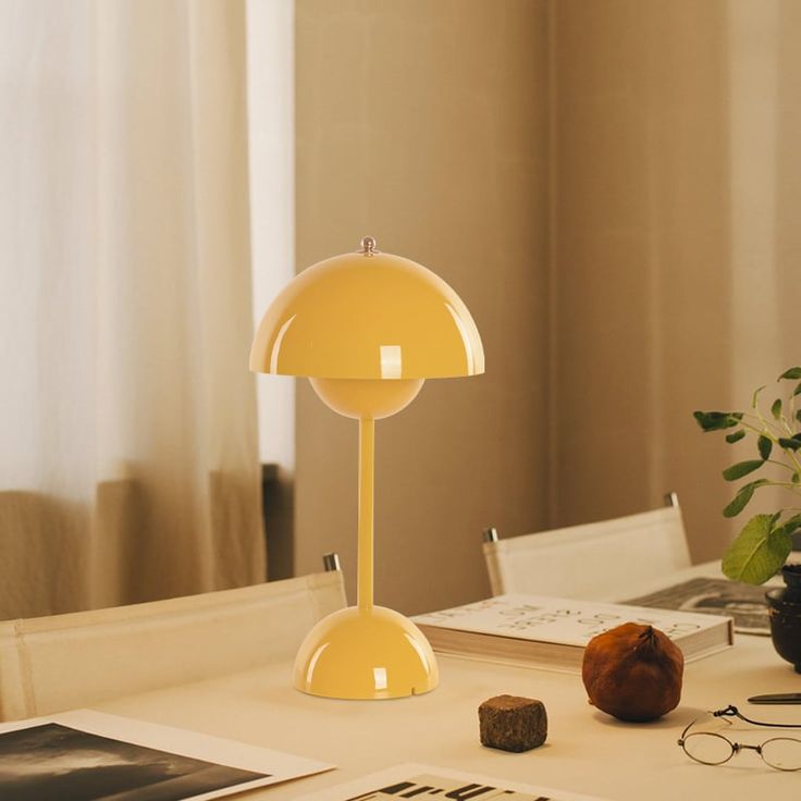 Flower Bud Mushroom Table Lamp