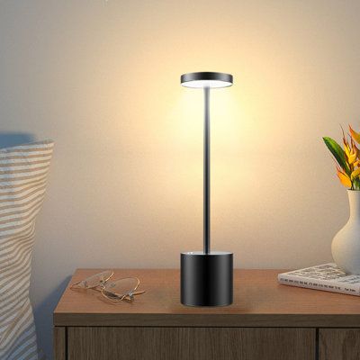 Kastyn Metal Table Lamp
