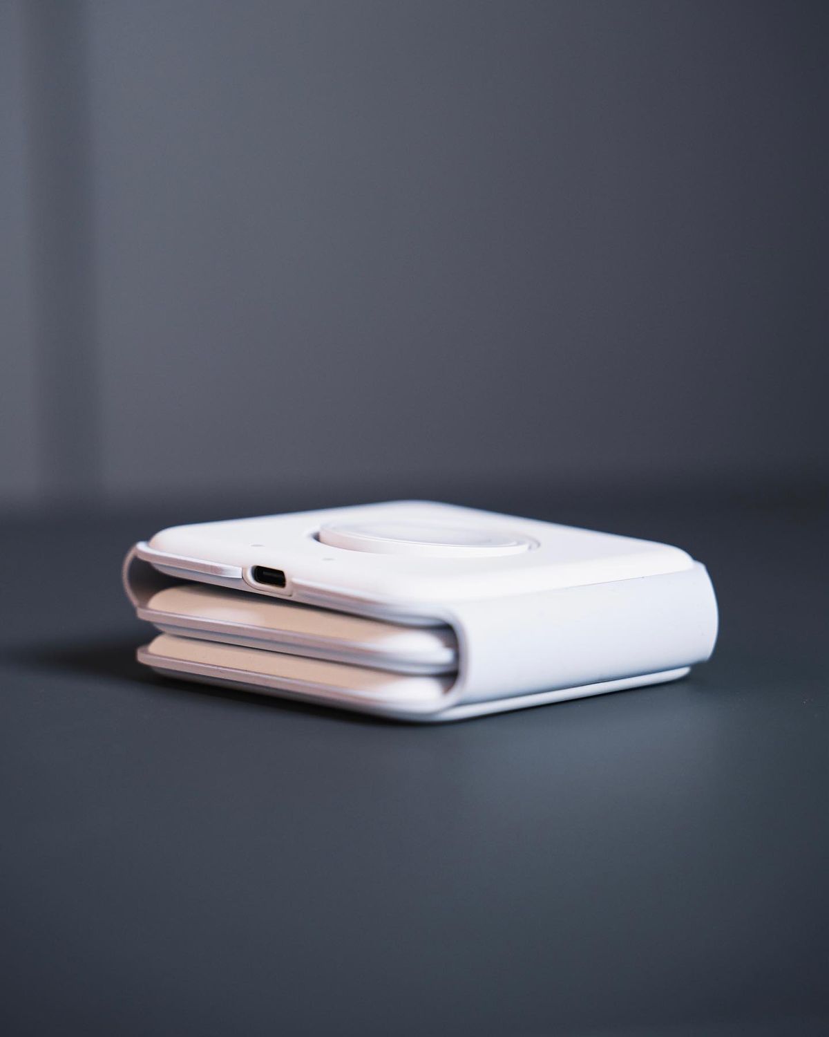 3-in-1 Foldable Wireless Charger – For Phone, Watch & Earbuds